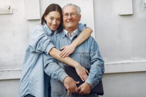 Sobrecarga do familiar cuidador: como identificar os sinais e reorganizar o cuidado com segurança